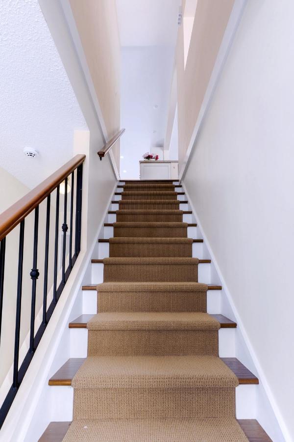 Lovely 3 Bedroom Port Moody Spacious Home 6 People Free Parking المظهر الخارجي الصورة